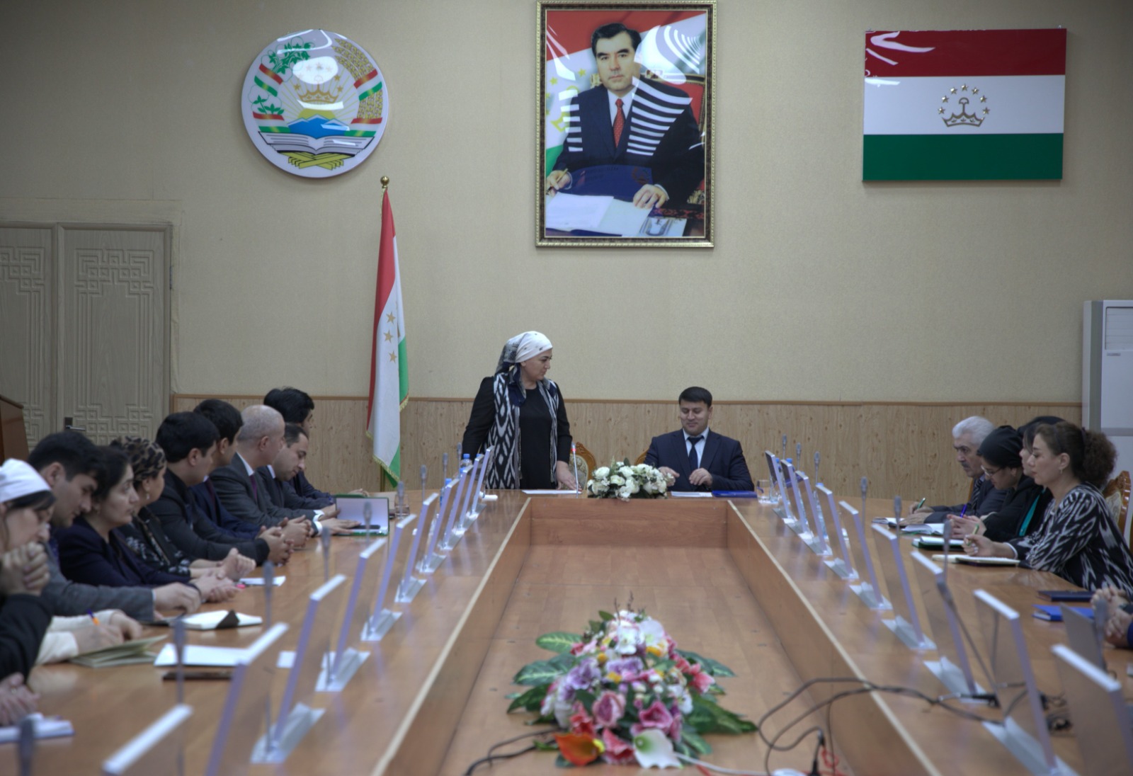 РИОЯИ ТАЛАБОТИ МУҚАРРАРОТИ ҚОНУНҲОИ МИЛЛӢ ДАР АГЕНТИИ ОМОР ШАРҲУ ТАВЗЕҲ ДОДА ШУД